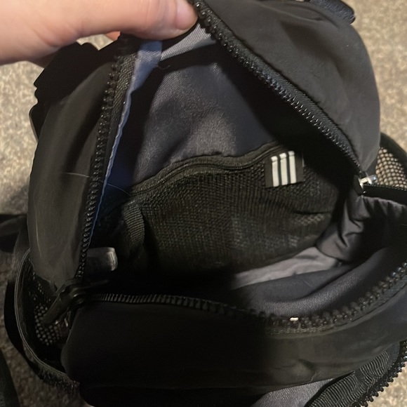 Small adidas backpack - Picture 3 of 5
